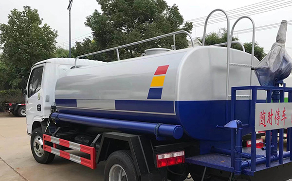 湖北程力東風小多利卡灑水車為什么那么多人購買