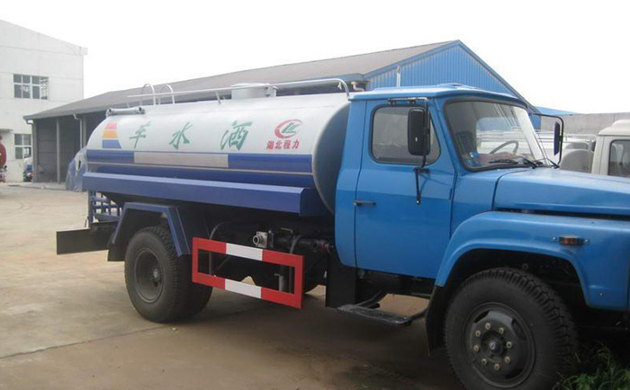 湖北程力汽車溫馨提醒專用汽車維護保養五大忌